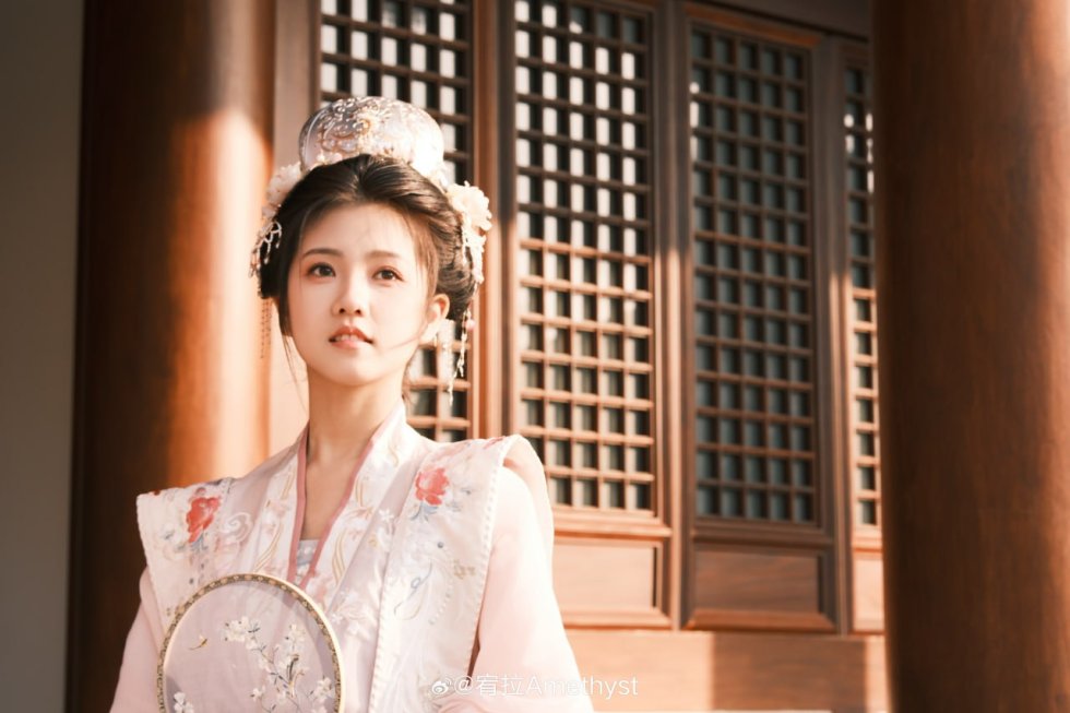 吐鲁番包养女大学生